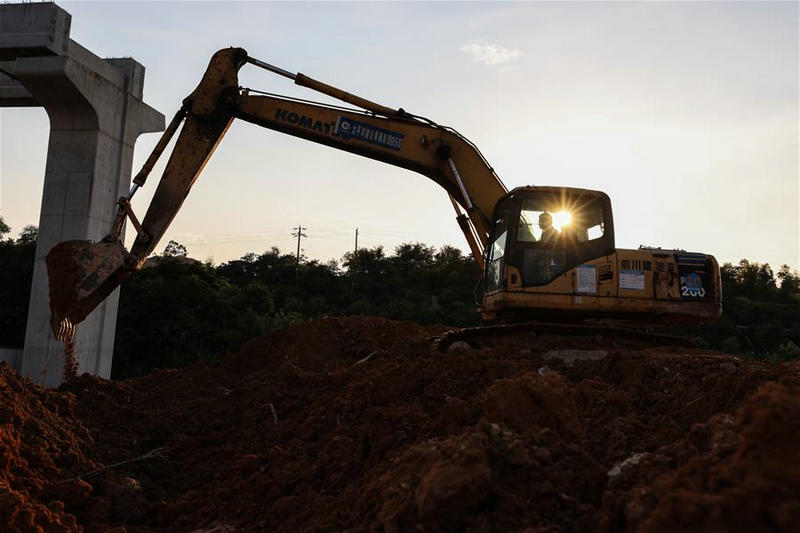 (經(jīng)濟)(3)廣東清遠(yuǎn)磁浮旅游專線修抵終點站